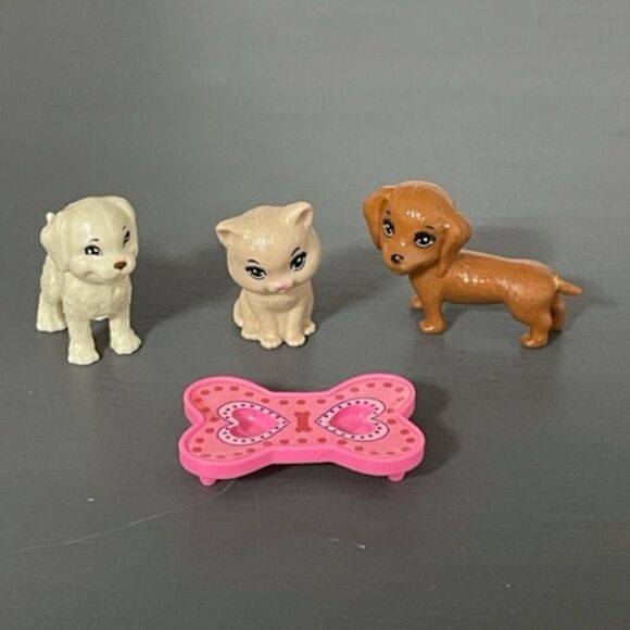 Barbie 2 Dogs and 1 Cat and 1 pet dish Excellent - Picture 1 of 6